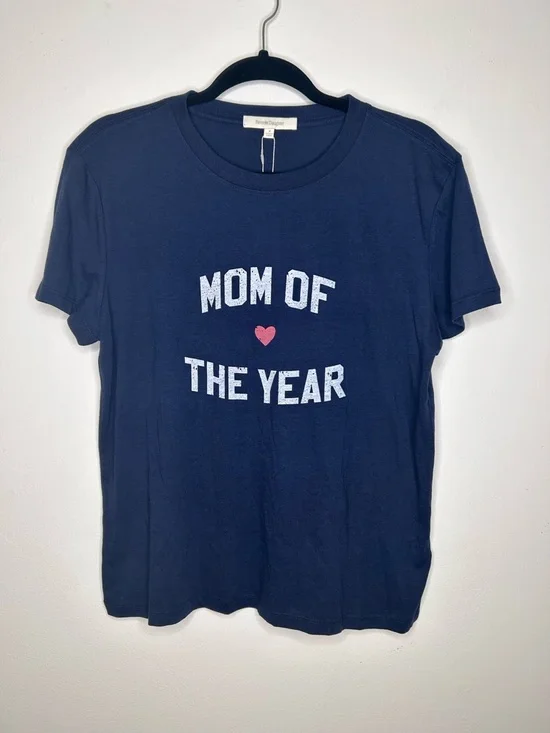 NWT Favorite Daughter Mom of the Year Graphic T-Shirt Nazy size medium - Picture 3 of 8